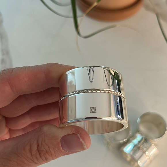 EUC set of 4 silver plated Vera Wang love knot napkin rings from Wedgewood - Picture 5 of 5